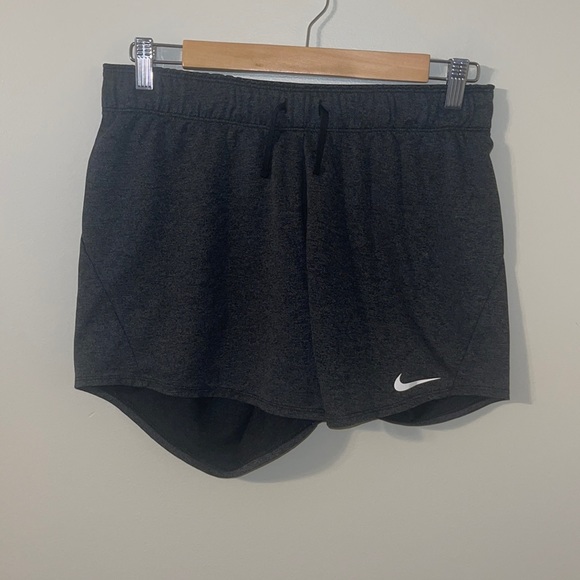 Club Fleece Short Charcoal Heather/Black | Mens Nike Shorts â¢ RikkuNeko